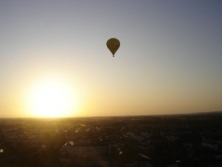  Mongolfiera al sorgere del sole 